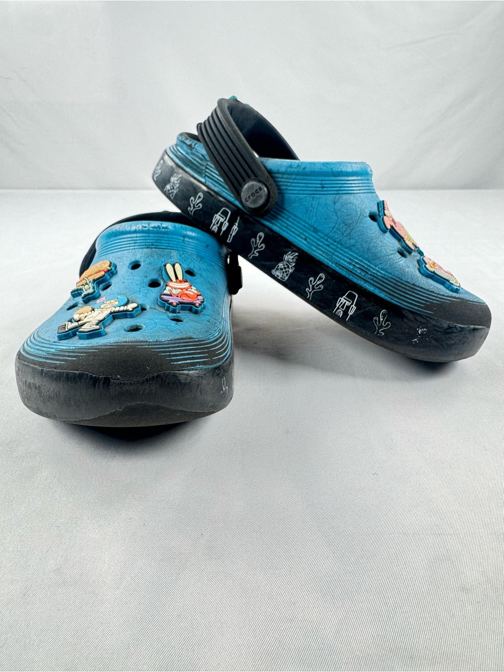 CROCS x SpongeBob SquarePants Kids Size 12 Clog with ALL Charms